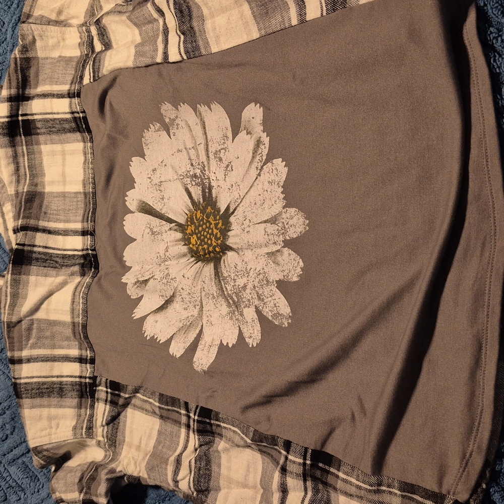 Maurices Black & White Plaid Flannel Sunflower Back With Floral Mesh Top Sz L